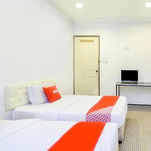 Quadruple Room Private Bathroom